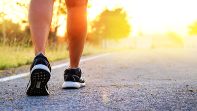 बढ़ती उम्र का स्किन पर नहीं दिखेगा असर, लाइफस्टाइल में करें ये 5 बदलाव